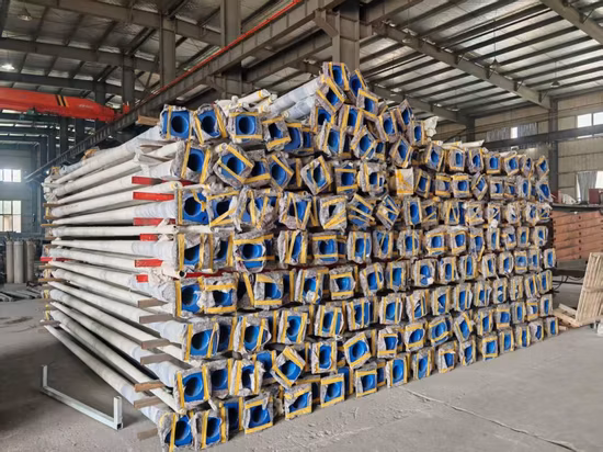 Single/Double Arm Galvanized Post Solar Street Light Pole